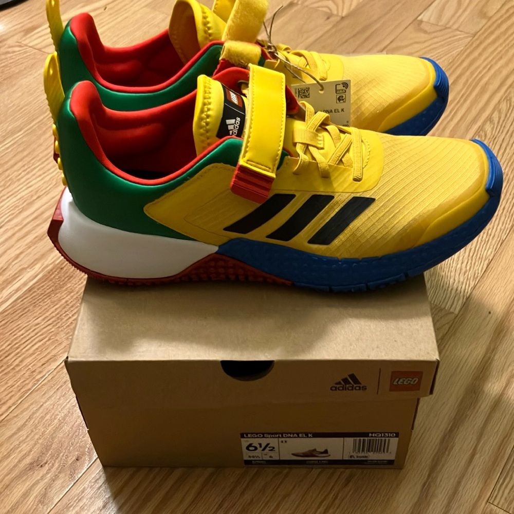 NWT adidas Lego sport DNA el K kids 6.5 women ~8.5, EU 39 1/3, UK 6